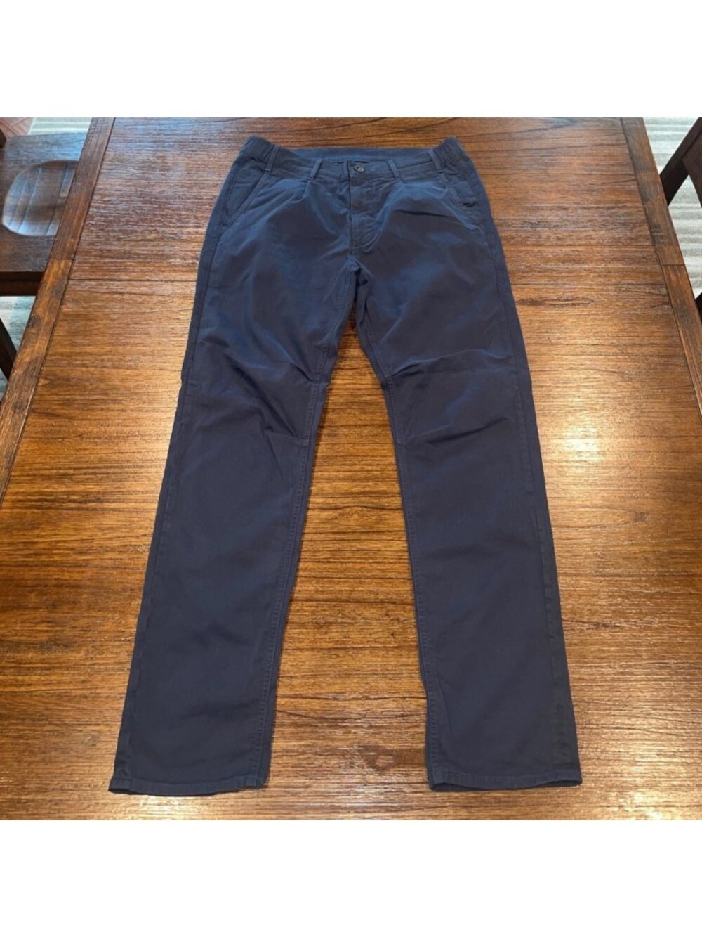 AG Roman Slouchy Slim Trouser Mens 32x30 Navy Pleated Chino Pant Tapered Sample